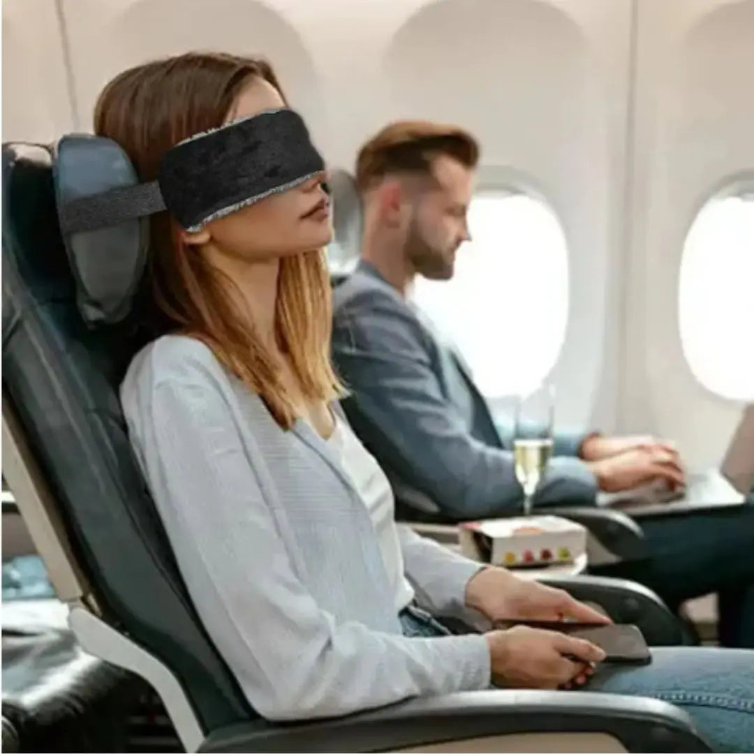 Nackstöd & Sovmask i Ett, En Justerbar och Kompakt Lösning För Din Resa